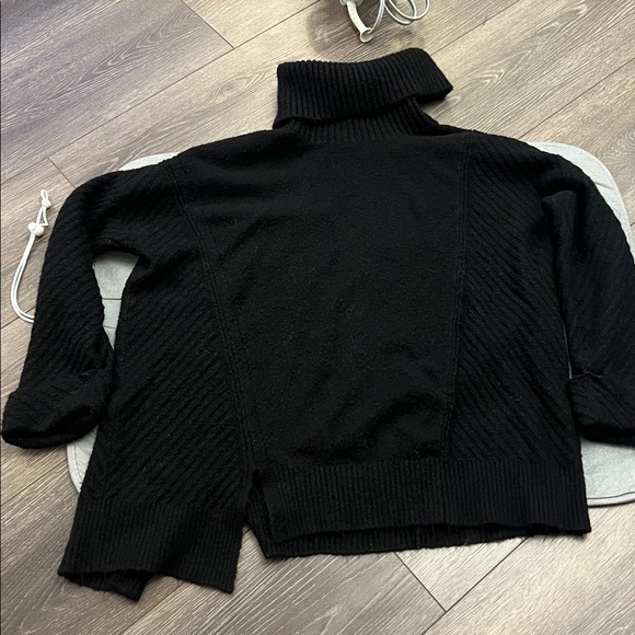 Philosophy M black Asymmetrical turtleneck sweater - Picture 4 of 6